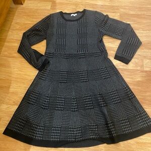 Max Studio Black and Gray Patterned Sweater Dress